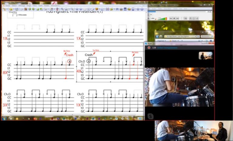 capture d'écran montrant un élève en plein cours de batterie en ligne